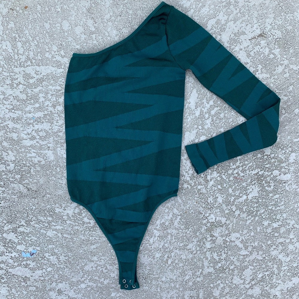 Bebe one shoulder emerald green bodysuit